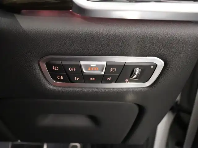 ＢＭＷ Ｘ６ xDrive35d Mスポーツ 静岡県 2020(令2)年 7.5万km ミネラルホワイト 赤革/サンルーフ/harman/kardon/純正ナビ/フルセグTV/HUD/ACC/LKA/BSM/衝突軽減ブレーキ/コンフォートパッケージ/・ベンチレーション/・シートヒーター/・マッサージ/プラスパッケージ/純正21インチAW