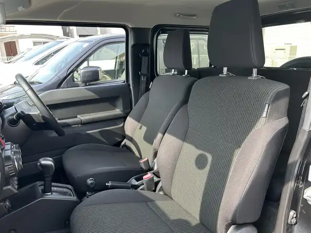 スズキ ジムニー XC 兵庫県 2020(令2)年 3.4万km ブルーイッシュブラックパール3 社外ディスプレイオーディオ(PVH-9300DVSZS)/Bluetooth/CD/DVD/FM/AM/バックカメラ/ビルトインETC/衝突被害軽減ブレーキ/車線逸脱警報/クルーズコントロール/LEDヘッドライト/フォグランプ/オートライト/D/N シートヒーター/プッシュスタート/電格ミラー/純正フロアマット/ISOFIX/パートタイム4WD/横滑り防止装置/スペアキー1本/新車時保証書/取扱説明書
