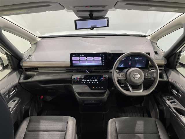 日産 セレナ ハイウェイスター V 愛知県 2024(令6)年 1.2万km プリズムホワイト 純正１２．３インチナビ　/（Bluetooth/フルセグTV/FM/AM/USB/CarPlay)/寒冷地仕様　/アラウンドビューモニター　/プロパイロット　/衝突軽減ブレーキ/シートヒーター　/ビルトインＥＴＣ２．０　/ステアリングヒーター　/両側パワースライドドア/デジタルインナーミラー　/ワイヤレス充電　/ブラインドスポットモニター/LEDヘッドライト/LEDフォグランプ/車線逸脱警報/クリアランスソナー/先行車発進お知らせ/パドルシフト/アイドリングストップ/純正フロアマット