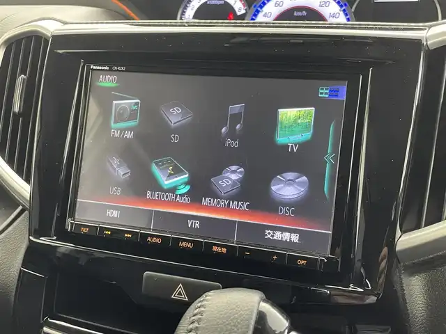 スズキ ソリオ バンディット HV MV 埼玉県 2017(平29)年 4.3万km ピュアホワイトP 純正ナビ（8インチ）/→Bluetooth、CD、DVD、SD、USB、TV、ipod/両側パワースライドドア/デジタルインナーミラー/ドライブレコーダー（前後）/シートヒーター（前席のみ）/ビルトインETC/LEDヘッドライト/スリムサーキュレーター/デュアルセンサーサポートブレーキ/誤発進抑制機能/発進お知らせ機能/低速時ブレーキサポート（前進・後退）/パーキングセンサー/車線維持支援機能/車線逸脱抑制機能/ふらつき警報機能/標識認識機能