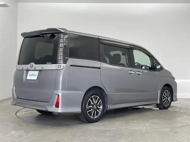 トヨタ ヴォクシー ZS 煌Ⅱ 埼玉県 2016(平28)年 7.4万km アイスチタニウムマイカメタリック 純正１０インチナビ　フリップダウンモニター　バックカメラ　セーフティセンスＣ　両側パワースライドドア　ドライブレコーダー　ビルトインＥＴＣ　ＨＩＤライト　純正アルミホイール　オートハイビーム　地デジ