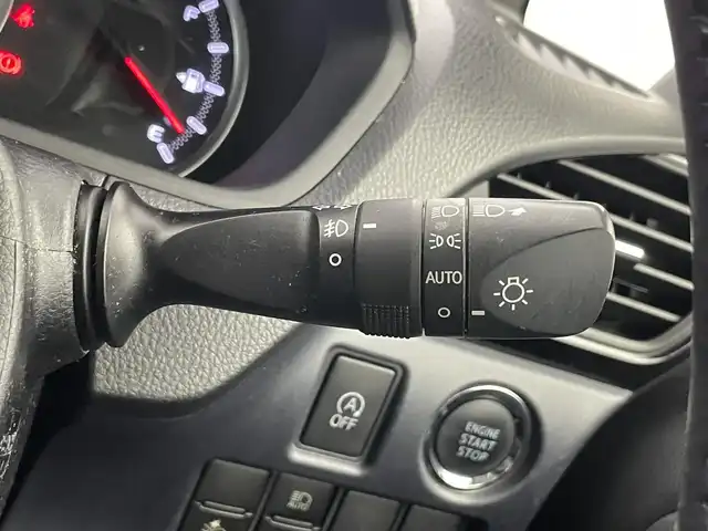 トヨタ ヴォクシー ZS 煌Ⅱ 埼玉県 2016(平28)年 7.4万km アイスチタニウムマイカメタリック 純正１０インチナビ　フリップダウンモニター　バックカメラ　セーフティセンスＣ　両側パワースライドドア　ドライブレコーダー　ビルトインＥＴＣ　ＨＩＤライト　純正アルミホイール　オートハイビーム　地デジ