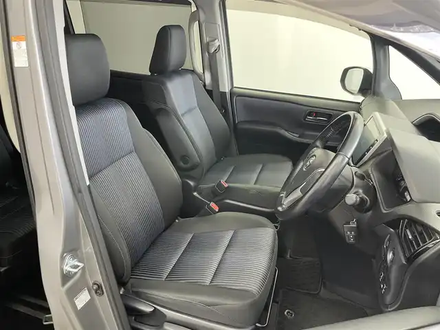 トヨタ ヴォクシー ZS 煌Ⅱ 埼玉県 2016(平28)年 7.4万km アイスチタニウムマイカメタリック 純正１０インチナビ　フリップダウンモニター　バックカメラ　セーフティセンスＣ　両側パワースライドドア　ドライブレコーダー　ビルトインＥＴＣ　ＨＩＤライト　純正アルミホイール　オートハイビーム　地デジ