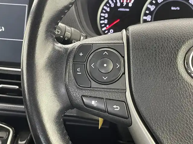 トヨタ ヴォクシー ZS 煌Ⅱ 埼玉県 2016(平28)年 7.4万km アイスチタニウムマイカメタリック 純正１０インチナビ　フリップダウンモニター　バックカメラ　セーフティセンスＣ　両側パワースライドドア　ドライブレコーダー　ビルトインＥＴＣ　ＨＩＤライト　純正アルミホイール　オートハイビーム　地デジ