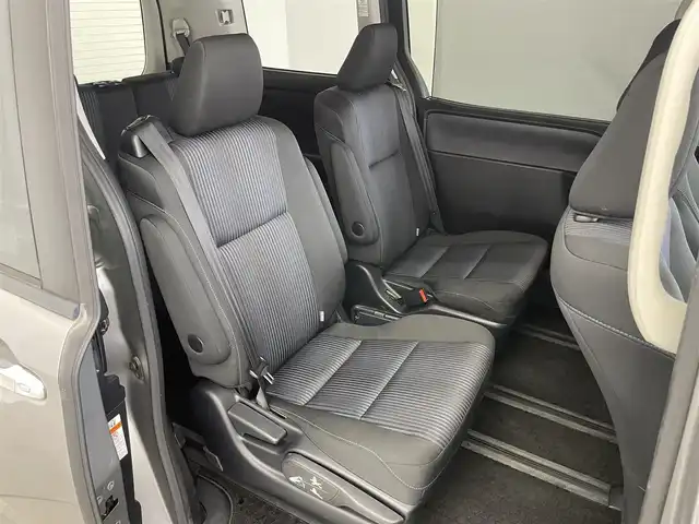 トヨタ ヴォクシー ZS 煌Ⅱ 埼玉県 2016(平28)年 7.4万km アイスチタニウムマイカメタリック 純正１０インチナビ　フリップダウンモニター　バックカメラ　セーフティセンスＣ　両側パワースライドドア　ドライブレコーダー　ビルトインＥＴＣ　ＨＩＤライト　純正アルミホイール　オートハイビーム　地デジ