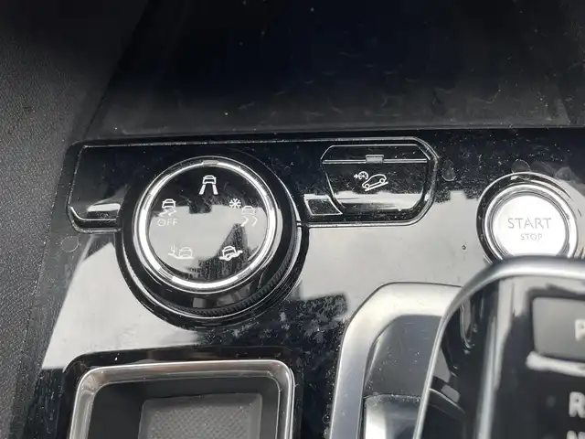 プジョー ３００８ GT ブルー HDi 滋賀県 2018(平30)年 7.8万km パール 8型純正ナビ/Bluetooth/Apple Car Play/USB/全方位カメラ/追従クルーズコントロール/サンルーフ/シートヒーター/ハーフレザーシート/ワイヤレス充電/LEDヘッドライト/ETC/ブラインドスポットモニター/電動リアゲート/前後ソナー/MTモード付AT/純正18インチAW