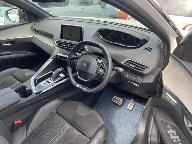 プジョー ３００８ GT ブルー HDi 滋賀県 2018(平30)年 7.8万km パール 8型純正ナビ/Bluetooth/Apple Car Play/USB/全方位カメラ/追従クルーズコントロール/サンルーフ/シートヒーター/ハーフレザーシート/ワイヤレス充電/LEDヘッドライト/ETC/ブラインドスポットモニター/電動リアゲート/前後ソナー/MTモード付AT/純正18インチAW