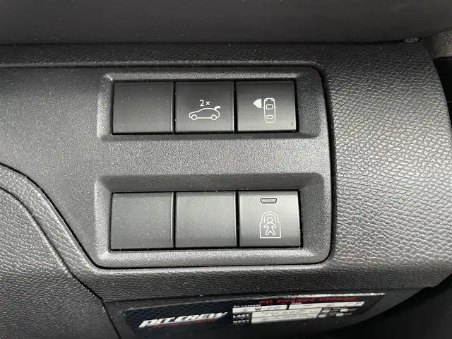 プジョー ３００８ GT ブルー HDi 滋賀県 2018(平30)年 7.8万km パール 8型純正ナビ/Bluetooth/Apple Car Play/USB/全方位カメラ/追従クルーズコントロール/サンルーフ/シートヒーター/ハーフレザーシート/ワイヤレス充電/LEDヘッドライト/ETC/ブラインドスポットモニター/電動リアゲート/前後ソナー/MTモード付AT/純正18インチAW