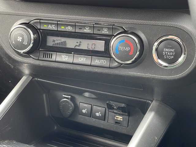 トヨタ ライズ Z 新潟県 2020(令2)年 5.7万km シャイニングホワイトパール 4WD/純正9インチSDナビ(NSZT-Y68T)/CD/DVD/BT/フルセグテレビ/全方位カメラ/ETC/衝突被害軽減ブレーキ/レーンキープアシスト/レーダークルーズコントロール/シートヒーター /MTモード付きAT/ステアリングスイッチ/コーナーセンサー/スマートキー/プッシュスタート/LEDヘッドライト/オートライト/オートハイビーム/フォグランプ/純正17インチアルミホイール