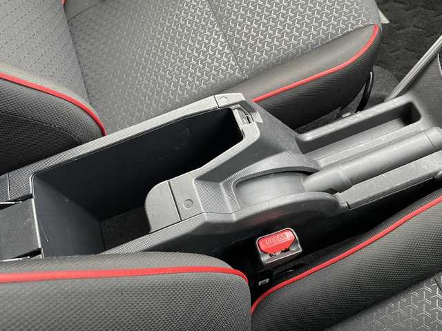 トヨタ ライズ Z 新潟県 2020(令2)年 5.7万km シャイニングホワイトパール 4WD/純正9インチSDナビ(NSZT-Y68T)/CD/DVD/BT/フルセグテレビ/全方位カメラ/ETC/衝突被害軽減ブレーキ/レーンキープアシスト/レーダークルーズコントロール/シートヒーター /MTモード付きAT/ステアリングスイッチ/コーナーセンサー/スマートキー/プッシュスタート/LEDヘッドライト/オートライト/オートハイビーム/フォグランプ/純正17インチアルミホイール