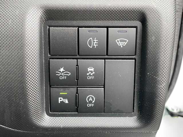 トヨタ ライズ Z 新潟県 2020(令2)年 5.7万km シャイニングホワイトパール 4WD/純正9インチSDナビ(NSZT-Y68T)/CD/DVD/BT/フルセグテレビ/全方位カメラ/ETC/衝突被害軽減ブレーキ/レーンキープアシスト/レーダークルーズコントロール/シートヒーター /MTモード付きAT/ステアリングスイッチ/コーナーセンサー/スマートキー/プッシュスタート/LEDヘッドライト/オートライト/オートハイビーム/フォグランプ/純正17インチアルミホイール