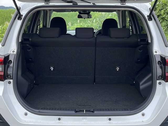 トヨタ ライズ Z 新潟県 2020(令2)年 5.7万km シャイニングホワイトパール 4WD/純正9インチSDナビ(NSZT-Y68T)/CD/DVD/BT/フルセグテレビ/全方位カメラ/ETC/衝突被害軽減ブレーキ/レーンキープアシスト/レーダークルーズコントロール/シートヒーター /MTモード付きAT/ステアリングスイッチ/コーナーセンサー/スマートキー/プッシュスタート/LEDヘッドライト/オートライト/オートハイビーム/フォグランプ/純正17インチアルミホイール