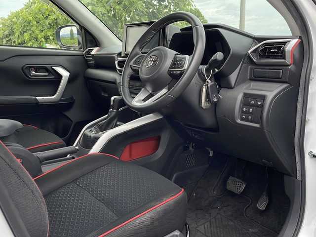 トヨタ ライズ Z 新潟県 2020(令2)年 5.7万km シャイニングホワイトパール 4WD/純正9インチSDナビ(NSZT-Y68T)/CD/DVD/BT/フルセグテレビ/全方位カメラ/ETC/衝突被害軽減ブレーキ/レーンキープアシスト/レーダークルーズコントロール/シートヒーター /MTモード付きAT/ステアリングスイッチ/コーナーセンサー/スマートキー/プッシュスタート/LEDヘッドライト/オートライト/オートハイビーム/フォグランプ/純正17インチアルミホイール