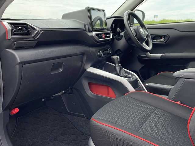 トヨタ ライズ Z 新潟県 2020(令2)年 5.7万km シャイニングホワイトパール 4WD/純正9インチSDナビ(NSZT-Y68T)/CD/DVD/BT/フルセグテレビ/全方位カメラ/ETC/衝突被害軽減ブレーキ/レーンキープアシスト/レーダークルーズコントロール/シートヒーター /MTモード付きAT/ステアリングスイッチ/コーナーセンサー/スマートキー/プッシュスタート/LEDヘッドライト/オートライト/オートハイビーム/フォグランプ/純正17インチアルミホイール