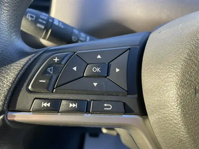 日産 セレナ X VセレクションⅡ 鳥取県 2017(平29)年 10.6万km ダイヤモンドブラック 2トーン (株)IDOMが運営する【じしゃロン鳥取店】の自社ローン専用車両になります。こちらは現金またはオートローンご利用時の価格です。自社ローンご希望の方は別途その旨お申付け下さい/ツートンカラー/純正ナビ（MM316D-W）/・フルセグ/CD/DVD/BT/全方位カメラ/両側パワースライドドア/エマージェンシーブレーキ/LEDオートライト/ステアリングスイッチ/クルーズコントロール/前後クリアランスソナー/パーキングアシスト搭載/ETC/スマートキー×2/プッシュスタート