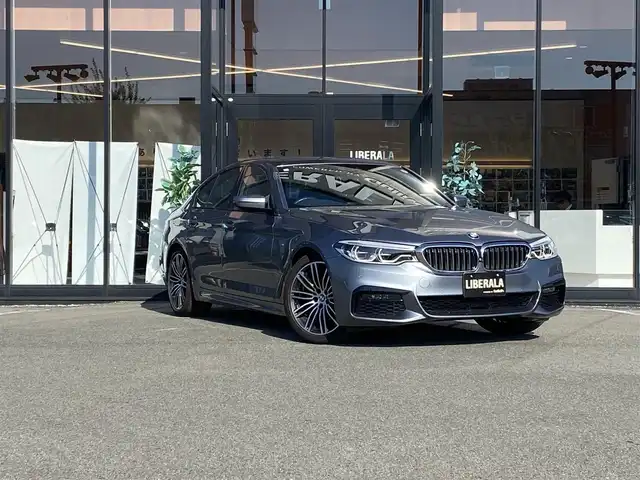 ＢＭＷ ５２３ｄ Mスポーツ 福岡県 2019(平31)年 7.9万km シルバー ・サンルーフ/・アクティブクルーズコントロール/・純正ナビ／ＵＳＢ／Ｂｌｕｅｔｏｏｔｈ/carplay/・全方位カメラ/・ハーフレザーシート/シートヒーター/エアシート/・フルセグ/・純正19AW/・LEDライト/・ディスプレイキー/・インテリジェントセーフティ