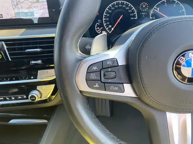 ＢＭＷ ５２３ｄ Mスポーツ 福岡県 2019(平31)年 7.9万km シルバー ・サンルーフ/・アクティブクルーズコントロール/・純正ナビ／ＵＳＢ／Ｂｌｕｅｔｏｏｔｈ/carplay/・全方位カメラ/・ハーフレザーシート/シートヒーター/エアシート/・フルセグ/・純正19AW/・LEDライト/・ディスプレイキー/・インテリジェントセーフティ