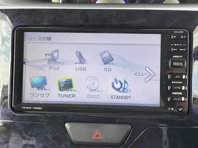 ダイハツ タント カスタム X トップED SAⅡ 山梨県 2016(平28)年 9.2万km パールホワイトⅢ (株)IDOMが運営する【じしゃロン○○店】の自社ローン対象車両になります。こちらは現金ご利用時の価格です。/自社ローンご希望の方は別途その旨お申付け下さい。/純正SDナビ（NSZN-W68D）/フルセグTV・CD/DVD・BT接続/バックカメラ/ドライブレコーダー/ハーフレザー/D席シートヒーター/両側パワースライドドア/スマートキーｘ２/純正フロアマット/純正15インチＡＷ