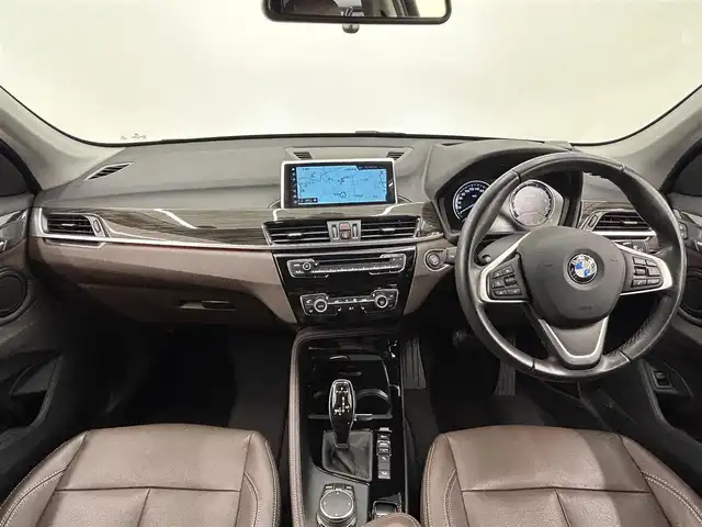 ＢＭＷ Ｘ１ xDrive 20i Xライン 岡山県 2018(平30)年 0.6万km ミネラルホワイト アドバンスドアクティブセーフティパッケージ/コンフォートアクセス/ACC/HUD/オートマチックテールゲート/ブラウンレザーシート/シートヒーター/電動シート/純正ナビ/Bカメラ