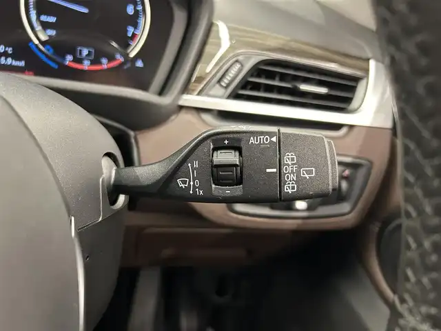 ＢＭＷ Ｘ１ xDrive 20i Xライン 岡山県 2018(平30)年 0.6万km ミネラルホワイト アドバンスドアクティブセーフティパッケージ/コンフォートアクセス/ACC/HUD/オートマチックテールゲート/ブラウンレザーシート/シートヒーター/電動シート/純正ナビ/Bカメラ
