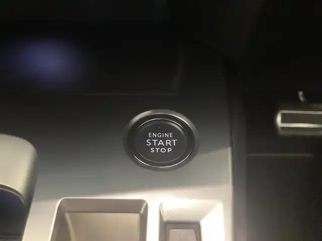 プジョー ３０８ GT ブルーHDi 熊本県 2023(令5)年 0.6万km 緑 ・スマートキー/・プッシュスタート/・アクティブセーフティブレーキ/・道路標識認識/・ドライバーアテンションアラート/・リアクロストラフィックアラート/・パーキングセンサー/・レーンキープアシスト/・インテリジェントハイビーム/・クルーズコントロール(追従式)/・ハーフレザーシート/・D席パワーシート /・前席シートヒーター /・純正メモリナビ/　【Bluetooth・USB・AppleCarPlay・AndroidAuto】/・全方位カメラ/・ETC/・ドライブレコーダー(前後録画)/・LEDヘッドランプ/・純正マット/・保証書/取説