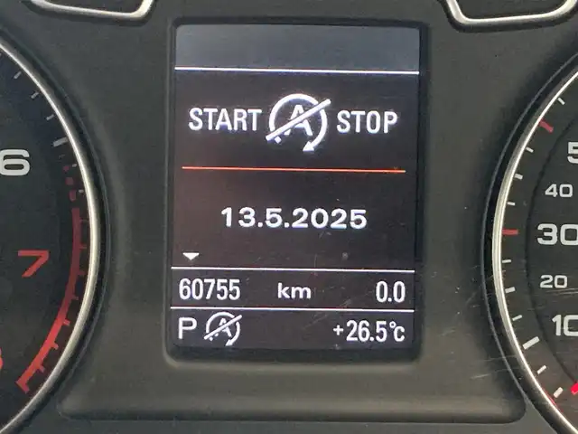 アウディ Ｑ３ 1．4 TFSI 熊本県 2015(平27)年 6.1万km ベージュ ・スマートキー/・プッシュスタート/・パーキングエイド/・ドライバー疲労警告/・純正HDDナビ/　【DVD・Bluetooth・SD・MSV】/・フルセグTV/・バックカメラ/・ETC/・ドライブレコーダー(前後録画)/・パワーバックドア/・革調シートカバー/・HIDヘッドランプ/・純正マット/・純正バイザー