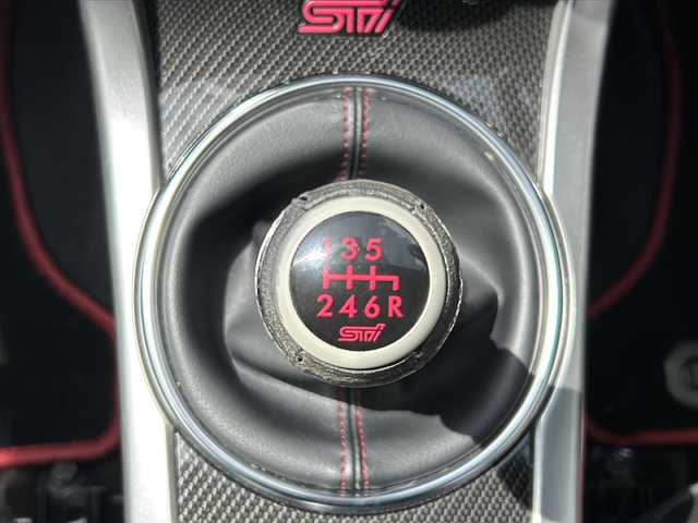スバル ＷＲＸ ＳＴＩ STI 大阪府 2014(平26)年 6.3万km クリスタルブラックシリカ アプライドA型/ターボ　４ＷＤ　社外ナビ　ＣＤ　ＤＶＤ　ＢＴ　フルセグＴＶ　バックカメラ　　ドラレコ　　革シート　前席シートヒーター　　前席パワーシート　　オートライト　ＥＴＣ　スマートキー