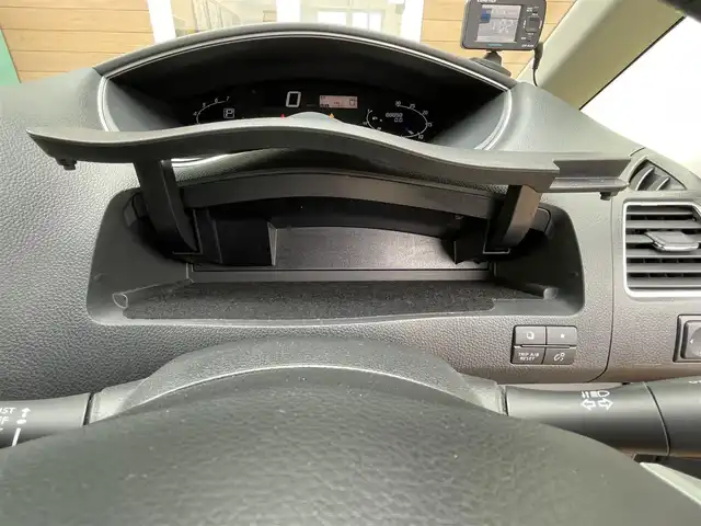 日産 セレナ HWS S HV Vセレ +Sefty Aセーフ 宮崎県 2014(平26)年 8.9万km ブリリアントホワイトパール 純正ナビ/メモリナビ/フルセグテレビ/バックカメラ/全周囲カメラ/フリップダウンモニター/アイドリングストップ/クルーズコントロール/プッシュスタート/両側パワースライドドア/ETC/100V電源/純正16インチアルミ