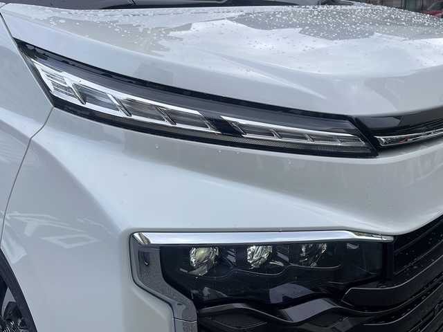 トヨタ ヴォクシー ハイブリッド S－Z 広島県 2025(令7)年 0.1万km未満 ホワイトパールクリスタルシャイン /登録時走行距離/　　　　　　　19キロ/ワンオーナー/純正ナビ/全方位モニター/地デジ/ハーフレザーシート/シートヒーター/左パワーステップ/両側パワースライドドア/パワーバックドア/2列目オットマンシート/クルーズコントロール/HUD/デジタルインナーミラー/スペアキー×１/ビルトインETC/新車時整備手帳/　　【保証書】/取扱説明書/