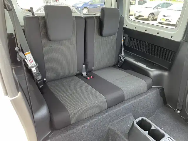 スズキ ジムニー XC 佐賀県 2025(令7)年 0.1万km未満 ピュアホワイトP ワンオーナー/パートタイム４WD/クルーズコントロール/車線逸脱警報システム/衝突被害軽減ブレーキ/クリアランスソナー/D＋N席シートヒーター/ミラーヒーター/ステアリングリモコン/オートマチックハイビーム/ウィンカーミラー/純正16インチアルミホイール/純正LEDヘッドライト/純正フォグライト/新車保証書/取扱説明書/スペアキー１本