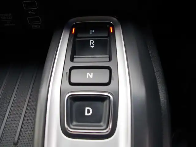 ホンダ インサイト EX 埼玉県 2020(令2)年 8.7万km クリスタルブラックパール 純正ディスプレイオーディオ/ホンダセンシング/　衝突軽減ブレーキ/　誤発進抑制機能/　後方誤発進抑制機能/　先行車発進お知らせ機能/　オートハイビーム/　パーキングセンサーシステム/ブラインドスポットモニター/アダクティブクルーズコントロール/ETC2.0/フルセグ/パワーシート/シートヒーター/ドライブレコーダー/バックカメラ/パドルシフト