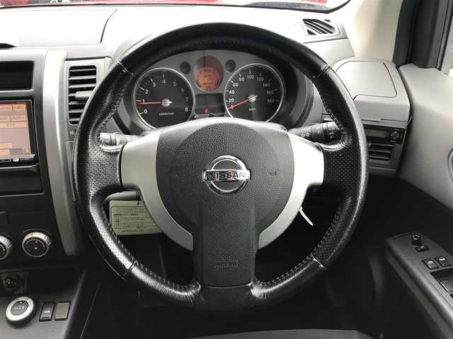 日産 エクストレイル 25X 富山県 2008(平20)年 7.9万km ブレードシルバー 4WD/サンルーフ/社外ナビ/ワンセグTV/バックカメラ/ドライブレコーダー/革巻きステアリング/横滑り防止装置/ダウンヒルアシストコントロール/ETC/ルーフレール/電動格納ミラー/オートライト