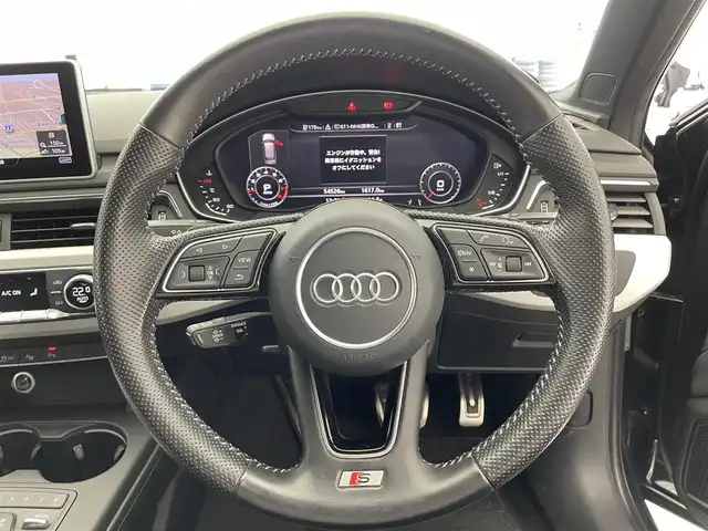 アウディ Ａ４ アバント 2.0TFSIクワトロスポーツ 滋賀県 2017(平29)年 5.5万km クォーツグレーM 純正7インチナビ/・TV・Bluetooth・CD・AUX/全方位カメラ/プレミアムサウンド(bang&olufsen)/パーキングセンサー/パーキングアシスト/クルーズコントロール/横滑り防止機能/前後ドライブレコーダー/ビルトインETC/パドルシフト/ステアリングスイッチ/電子パーキング機能/ブレーキホールド機能/GPSレシーバー