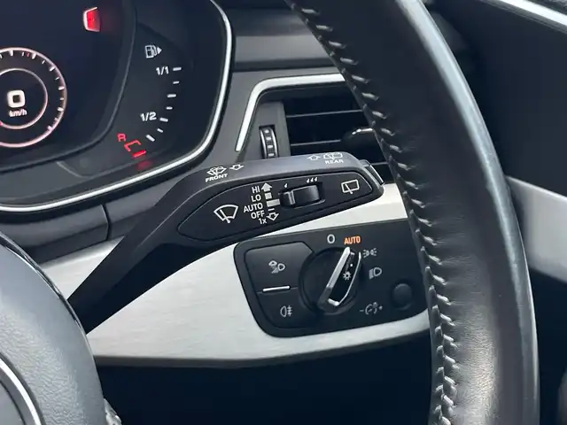 アウディ Ａ４ アバント 2.0TFSIクワトロスポーツ 山梨県 2017(平29)年 5.5万km クォーツグレーM Bang＆Olufsen /マトリクスLED /アシスタンス/純正ＭＭＩナビ/全周囲カメラ/ＢＴ/フルセグ/ＣＤ/ＤＶＤ/バーチャルＣ/ＡＣＣ/ＢＳＡ/ＬＫＡ/Ａライト/Ａハイビーム/黒半革/シートＨ/Ｐシート/Ｐバックドア/前後ドラレコ/ＥＴＣ/保証書