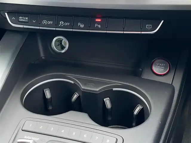 アウディ Ａ４ アバント 2.0TFSIクワトロスポーツ 山梨県 2017(平29)年 5.5万km クォーツグレーM Bang＆Olufsen /マトリクスLED /アシスタンス/純正ＭＭＩナビ/全周囲カメラ/ＢＴ/フルセグ/ＣＤ/ＤＶＤ/バーチャルＣ/ＡＣＣ/ＢＳＡ/ＬＫＡ/Ａライト/Ａハイビーム/黒半革/シートＨ/Ｐシート/Ｐバックドア/前後ドラレコ/ＥＴＣ/保証書