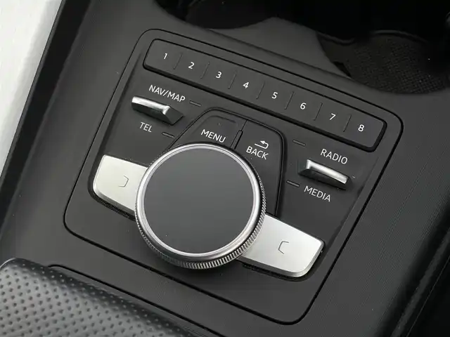 アウディ Ａ４ アバント 2.0TFSIクワトロスポーツ 山梨県 2017(平29)年 5.5万km クォーツグレーM Bang＆Olufsen /マトリクスLED /アシスタンス/純正ＭＭＩナビ/全周囲カメラ/ＢＴ/フルセグ/ＣＤ/ＤＶＤ/バーチャルＣ/ＡＣＣ/ＢＳＡ/ＬＫＡ/Ａライト/Ａハイビーム/黒半革/シートＨ/Ｐシート/Ｐバックドア/前後ドラレコ/ＥＴＣ/保証書