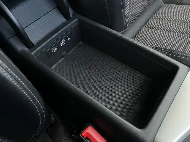 アウディ Ａ４ アバント 2.0TFSIクワトロスポーツ 山梨県 2017(平29)年 5.5万km クォーツグレーM Bang＆Olufsen /マトリクスLED /アシスタンス/純正ＭＭＩナビ/全周囲カメラ/ＢＴ/フルセグ/ＣＤ/ＤＶＤ/バーチャルＣ/ＡＣＣ/ＢＳＡ/ＬＫＡ/Ａライト/Ａハイビーム/黒半革/シートＨ/Ｐシート/Ｐバックドア/前後ドラレコ/ＥＴＣ/保証書