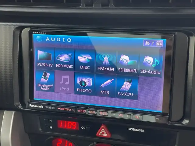 トヨタ ８６ GT 愛知県 2012(平24)年 6.3万km サテンホワイトパール 禁煙車/7インチナビ/（Bluetooth/CD/DV/フルセグTV) /【品番：CN-H510D】/ETC/純正17インチアルミホイール/横滑り防止装置/純正フロアマット/LEDヘッドライト/オートライト/フォグランプ/MTモード付AT/パドルシフト/スペアタイヤ【スタッドレスアルミホイール4本】/オートエアコン/パワーウインドウ