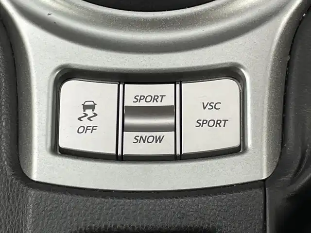 トヨタ ８６ GT 愛知県 2012(平24)年 6.3万km サテンホワイトパール 禁煙車/7インチナビ/（Bluetooth/CD/DV/フルセグTV) /【品番：CN-H510D】/ETC/純正17インチアルミホイール/横滑り防止装置/純正フロアマット/LEDヘッドライト/オートライト/フォグランプ/MTモード付AT/パドルシフト/スペアタイヤ【スタッドレスアルミホイール4本】/オートエアコン/パワーウインドウ