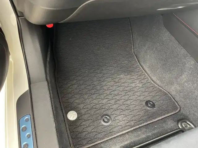 トヨタ ８６ GT 愛知県 2012(平24)年 6.3万km サテンホワイトパール 禁煙車/7インチナビ/（Bluetooth/CD/DV/フルセグTV) /【品番：CN-H510D】/ETC/純正17インチアルミホイール/横滑り防止装置/純正フロアマット/LEDヘッドライト/オートライト/フォグランプ/MTモード付AT/パドルシフト/スペアタイヤ【スタッドレスアルミホイール4本】/オートエアコン/パワーウインドウ