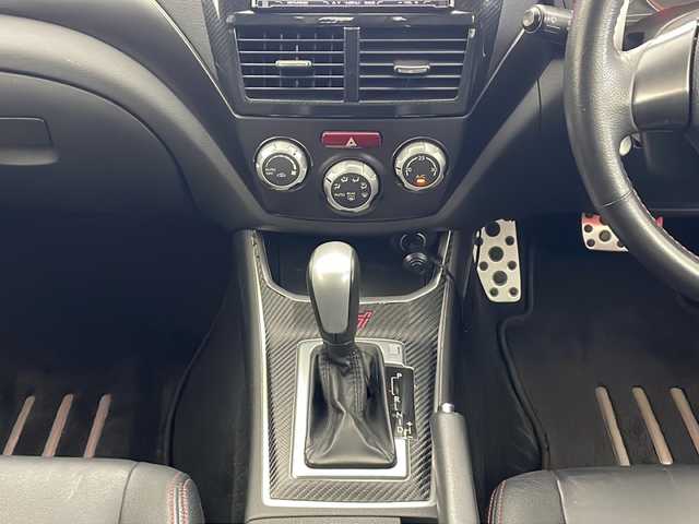 スバル インプレッサ ＷＲＸ STI A－Line 秋田県 2011(平23)年 8.3万km サテンホワイトパール 社外ナビ　フルセグＴＶ　スマートキー　　ＥＴＣ　プッシュスタート　純正フロアマット　運転席パワーシート　レザーシート　横滑り防止装置　ＬＥＤヘッドライト　フォグライト　ライトレベライザー　電格ミラー