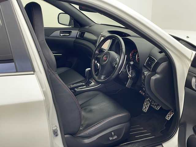 スバル インプレッサ ＷＲＸ STI A－Line 秋田県 2011(平23)年 8.3万km サテンホワイトパール 社外ナビ　フルセグＴＶ　スマートキー　　ＥＴＣ　プッシュスタート　純正フロアマット　運転席パワーシート　レザーシート　横滑り防止装置　ＬＥＤヘッドライト　フォグライト　ライトレベライザー　電格ミラー