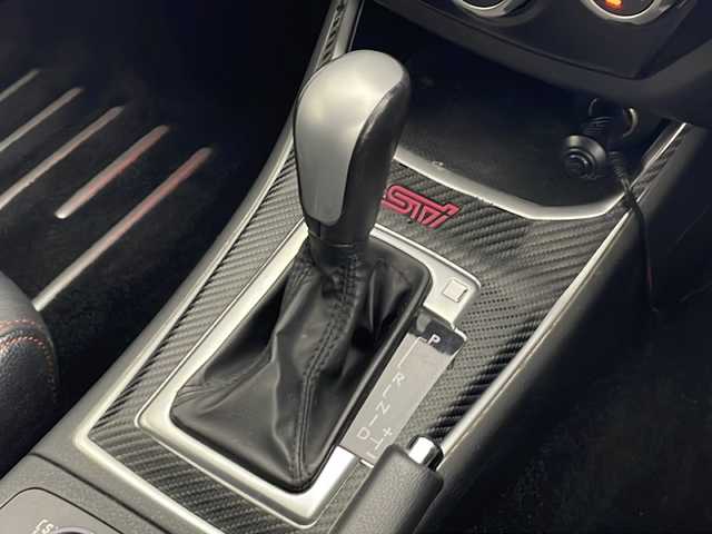 スバル インプレッサ ＷＲＸ STI A－Line 秋田県 2011(平23)年 8.3万km サテンホワイトパール 社外ナビ　フルセグＴＶ　スマートキー　　ＥＴＣ　プッシュスタート　純正フロアマット　運転席パワーシート　レザーシート　横滑り防止装置　ＬＥＤヘッドライト　フォグライト　ライトレベライザー　電格ミラー