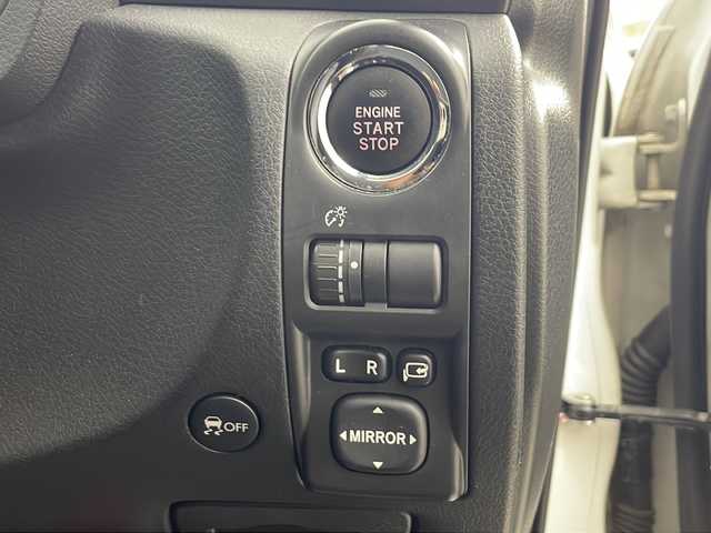スバル インプレッサ ＷＲＸ STI A－Line 秋田県 2011(平23)年 8.3万km サテンホワイトパール 社外ナビ　フルセグＴＶ　スマートキー　　ＥＴＣ　プッシュスタート　純正フロアマット　運転席パワーシート　レザーシート　横滑り防止装置　ＬＥＤヘッドライト　フォグライト　ライトレベライザー　電格ミラー
