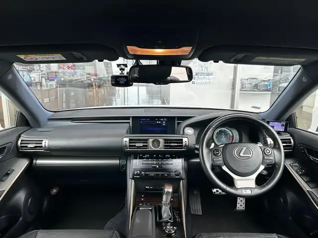 レクサス ＩＳ 250 Fスポーツ 富山県 2014(平26)年 10.3万km ホワイトノーヴァガラスフレーク 4WD/純正SDナビ/DVD/フルセグTV/Bluetooth/USB/バックカメラ/ビルトインETC2.0/前方ドライブレコーダー/レザーシート/前席パワーシート/前席シートヒーター/前席エアシート/横滑り防止機能/衝突軽減ブレーキ/純正18インチアルミホイール/スマートキー/パドルシフト/カーテンエアバッグ/レーダークルーズコントロール