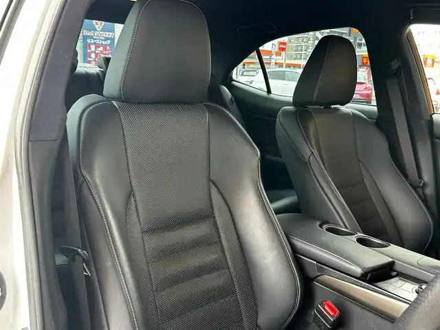レクサス ＩＳ 250 Fスポーツ 富山県 2014(平26)年 10.3万km ホワイトノーヴァガラスフレーク 4WD/純正SDナビ/DVD/フルセグTV/Bluetooth/USB/バックカメラ/ビルトインETC2.0/前方ドライブレコーダー/レザーシート/前席パワーシート/前席シートヒーター/前席エアシート/横滑り防止機能/衝突軽減ブレーキ/純正18インチアルミホイール/スマートキー/パドルシフト/カーテンエアバッグ/レーダークルーズコントロール