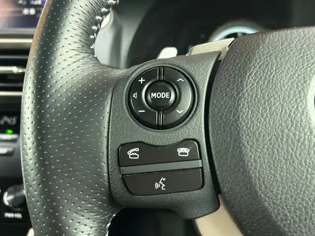 レクサス ＩＳ 250 Fスポーツ 富山県 2014(平26)年 10.3万km ホワイトノーヴァガラスフレーク 4WD/純正SDナビ/DVD/フルセグTV/Bluetooth/USB/バックカメラ/ビルトインETC2.0/前方ドライブレコーダー/レザーシート/前席パワーシート/前席シートヒーター/前席エアシート/横滑り防止機能/衝突軽減ブレーキ/純正18インチアルミホイール/スマートキー/パドルシフト/カーテンエアバッグ/レーダークルーズコントロール