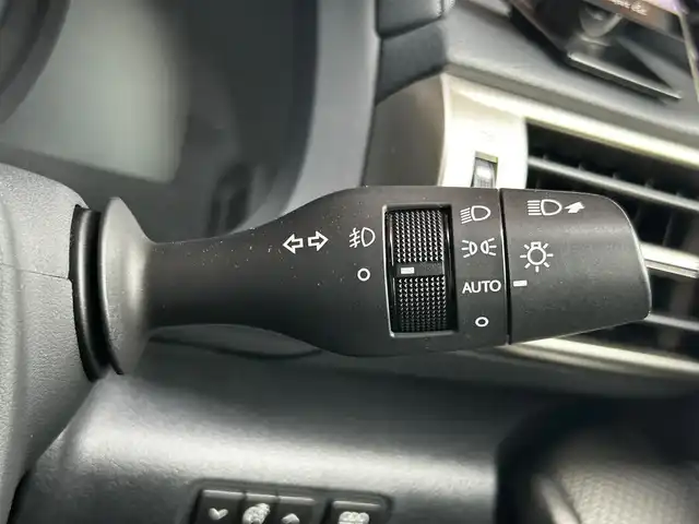レクサス ＩＳ 250 Fスポーツ 富山県 2014(平26)年 10.3万km ホワイトノーヴァガラスフレーク 4WD/純正SDナビ/DVD/フルセグTV/Bluetooth/USB/バックカメラ/ビルトインETC2.0/前方ドライブレコーダー/レザーシート/前席パワーシート/前席シートヒーター/前席エアシート/横滑り防止機能/衝突軽減ブレーキ/純正18インチアルミホイール/スマートキー/パドルシフト/カーテンエアバッグ/レーダークルーズコントロール