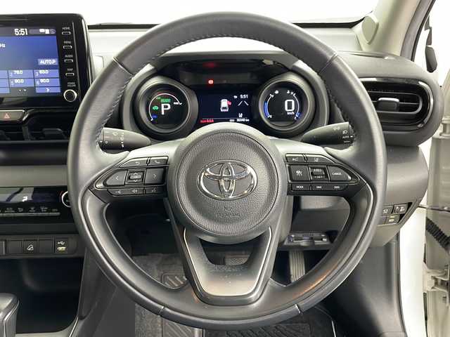 トヨタ ヤリスクロス ハイブリッド G 道央・札幌 2020(令2)年 3.1万km ホワイトパールクリスタルシャイン ・4WD/・純正ナビ&BT&Miracast&USB/・バックカメラ/・サイドカメラ/・パワーバックドア/・トヨタセーフティセンス/・レーダークルーズコントロール/・ブラインドスポットモニター/・ステアリングスイッチ/・ビルトインETC/・社外ドライブレコーダー/・LEDヘッドライト/・オートライト/・スマートキー