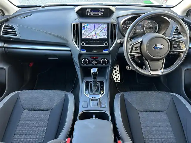 スバル インプレッサ スポーツ 2．0i－S アイサイト 大阪府 2017(平29)年 4.7万km アイスシルバーメタリック ワンオーナー/社外8インチSDナビ（Panasonic CN-LR820DFC)/BT/CD/DVD/フルセグTV/アイサイトver3/レーンキープアシスト/追従機能付きクルーズコントロール/ADB (アダプティブドライビングビーム）/プリクラッシュブレーキ/リヤビークルディティクション/アイサイト専用フロントドライブレコーダー/パドルシフト/パワーシートD/N席/ナノイー空気清浄機/歩行者保護エアバック/前後フォグランプ/純正フロアマット/純正18インチAW/LEDヘッドライト/スペアキー/ETC2.0